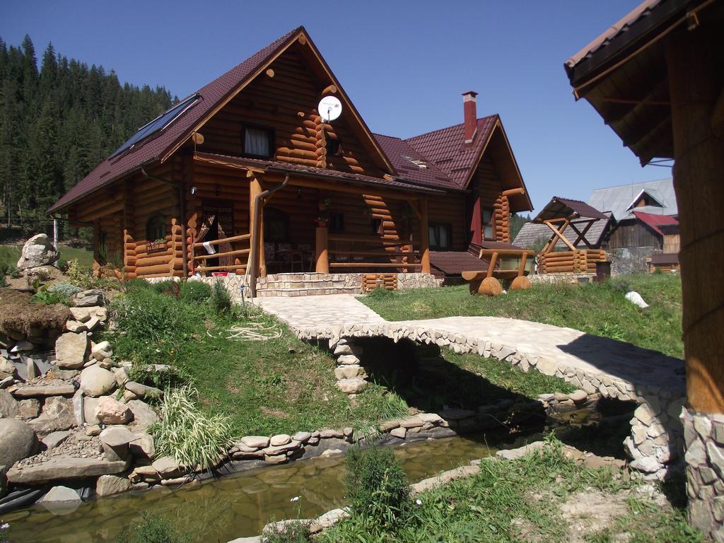 Cabana Piatra Runcului วาตรา โมลโดวิเซ ภายนอก รูปภาพ